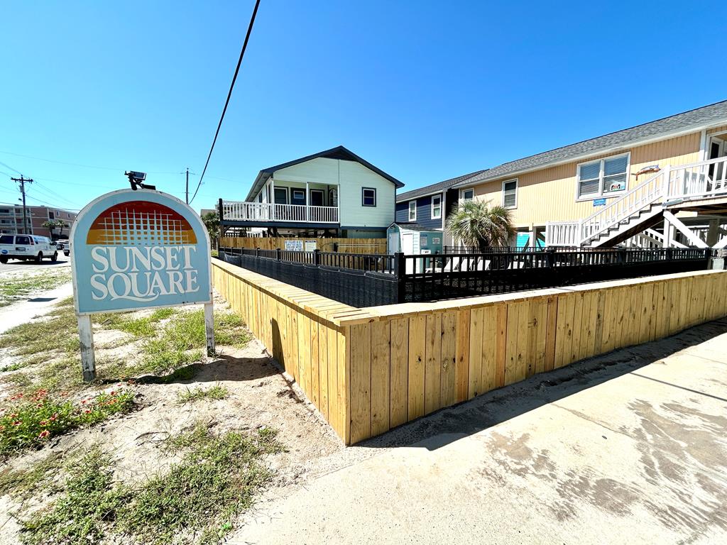 104L Sunset Square Seaing is Believing Second Row Vacation Rental